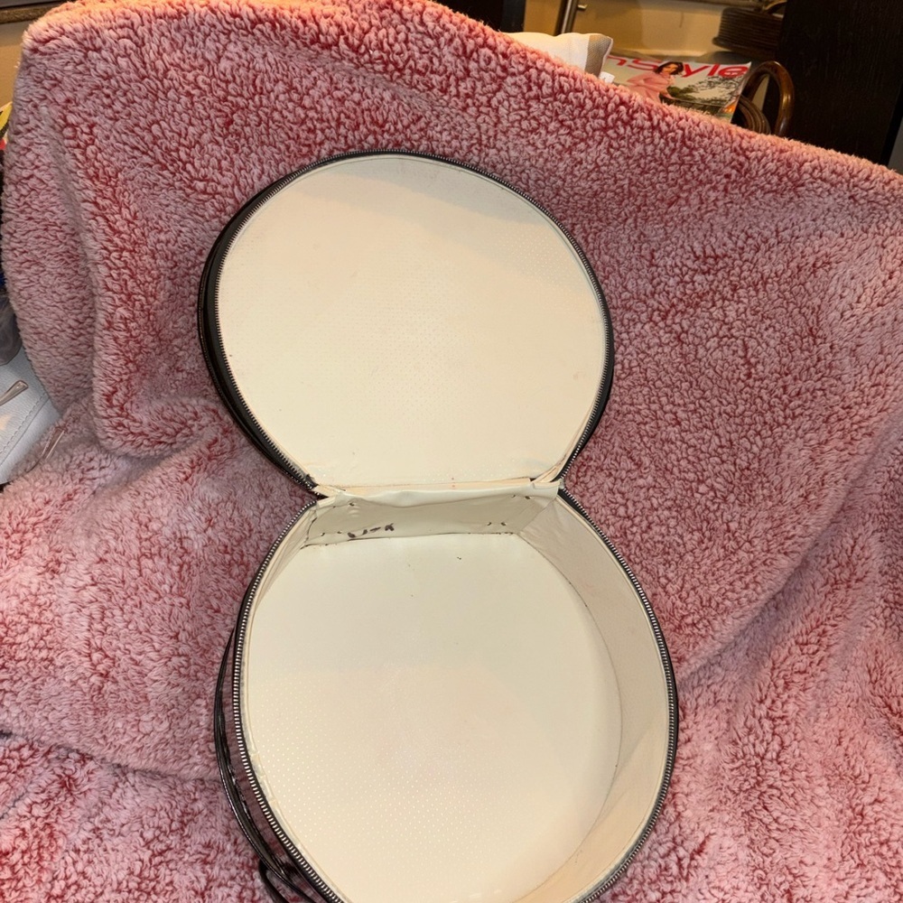 1960's Vinyl Mattel Ponytail Barbie Hat Box Case (GREAT CONDITION) - Picture 9 of 10